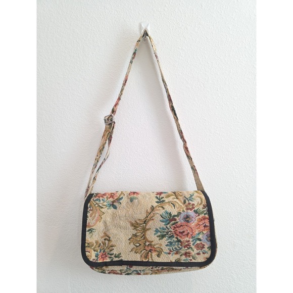 The Unbranded Brand Handbags - Floral Tapestry Purse/Cosmetic Bag Zip Close Adjustable Strap VTG Style 12x8x2"